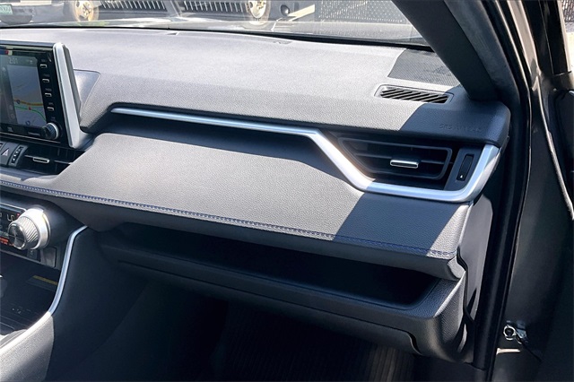 2021 Toyota RAV4 Hybrid XSE - Photo 17