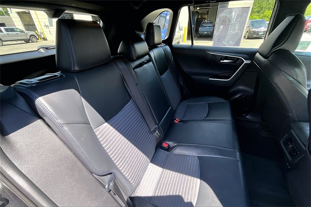 2021 Toyota RAV4 Hybrid XSE - Photo 23