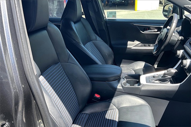 2021 Toyota RAV4 Hybrid XSE - Photo 7