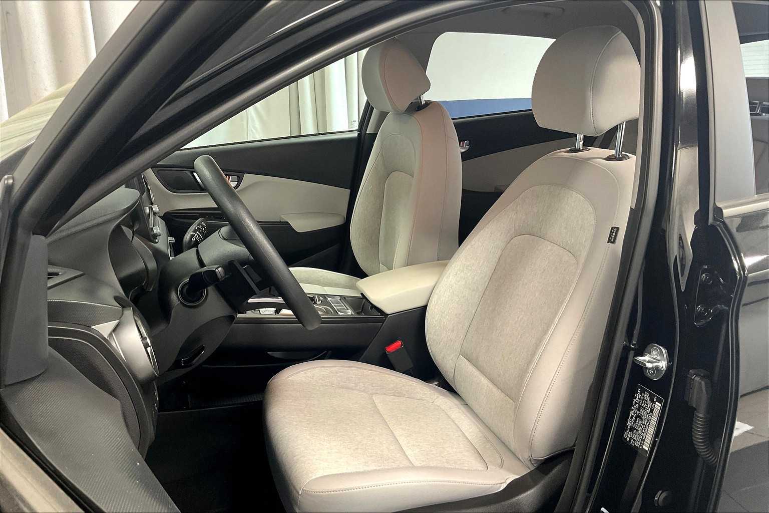 2023 Hyundai Kona Electric SE - Photo 10