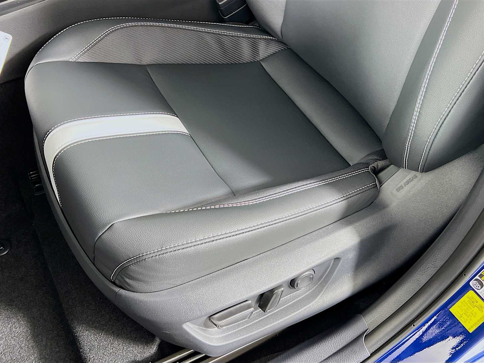 2025 Toyota Camry SE - Photo 17