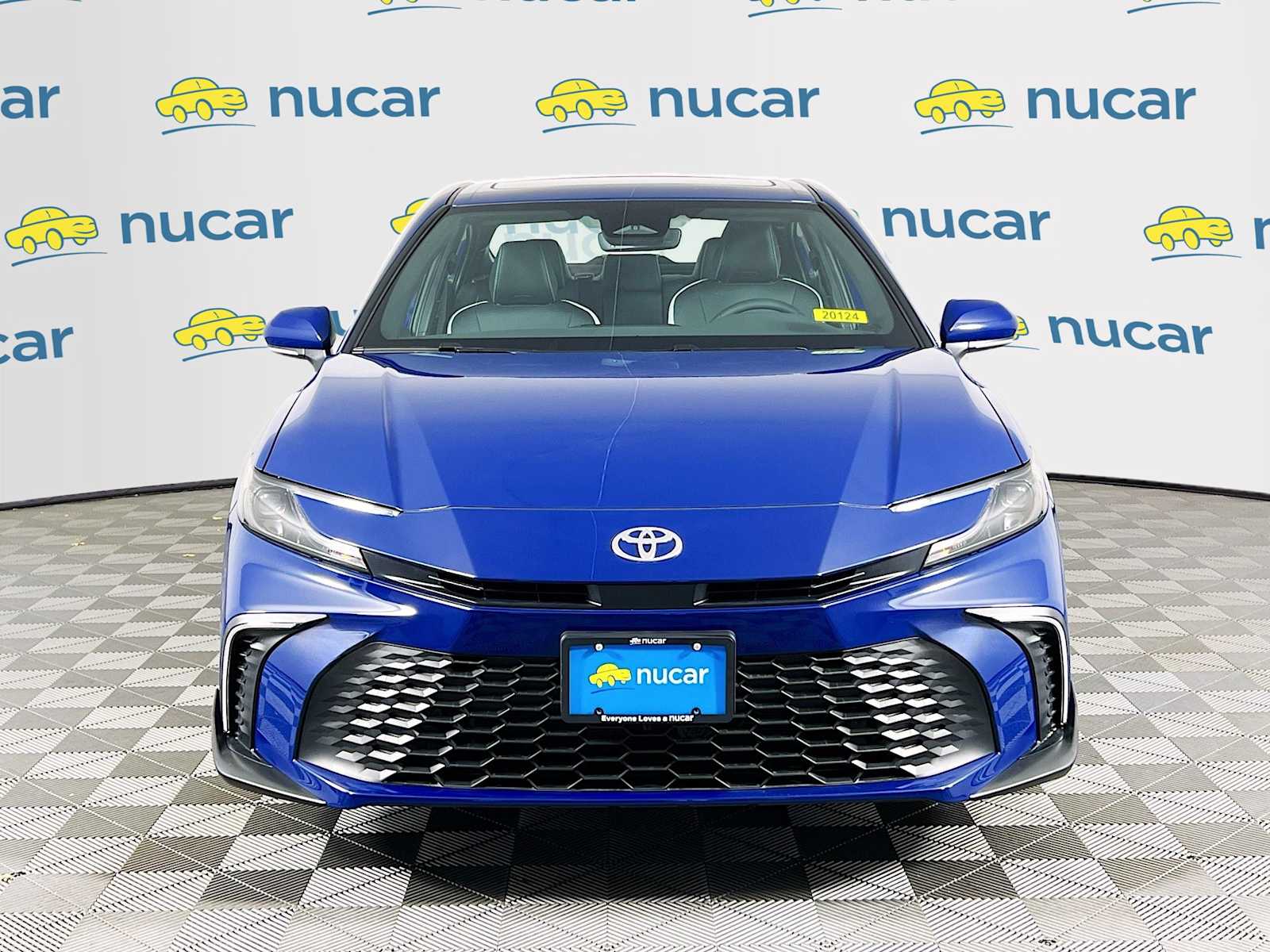 2025 Toyota Camry SE - Photo 2