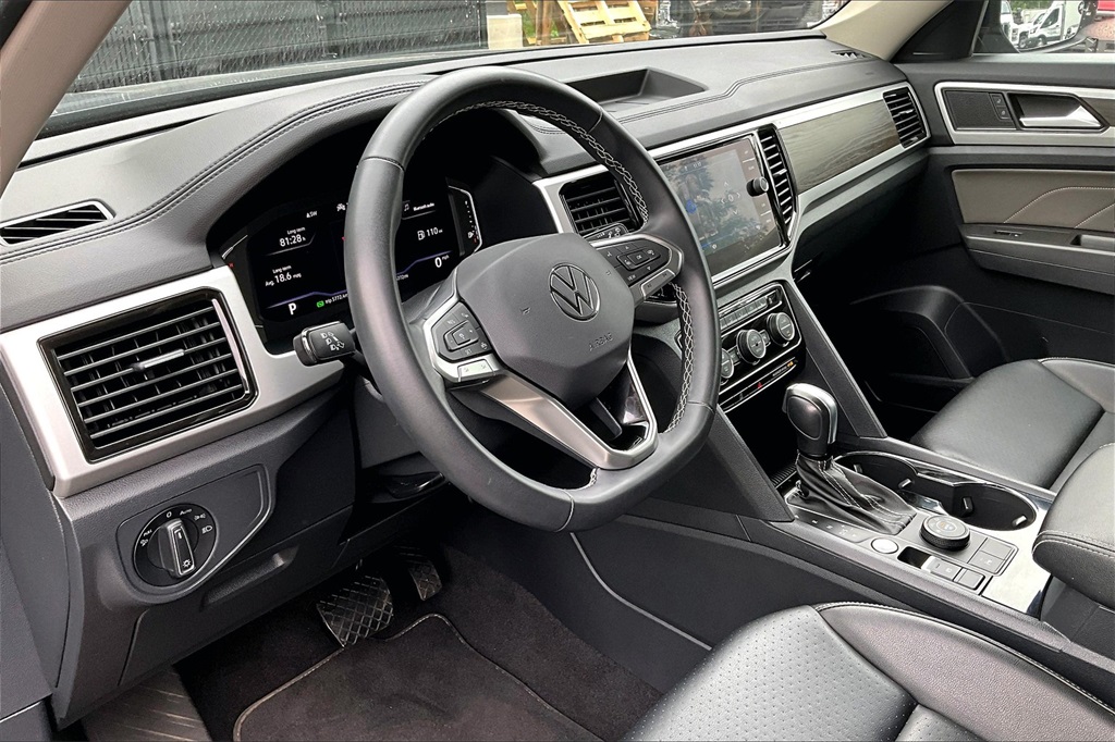 2022 Volkswagen Atlas 3.6L V6 SE w/Technology - Photo 14