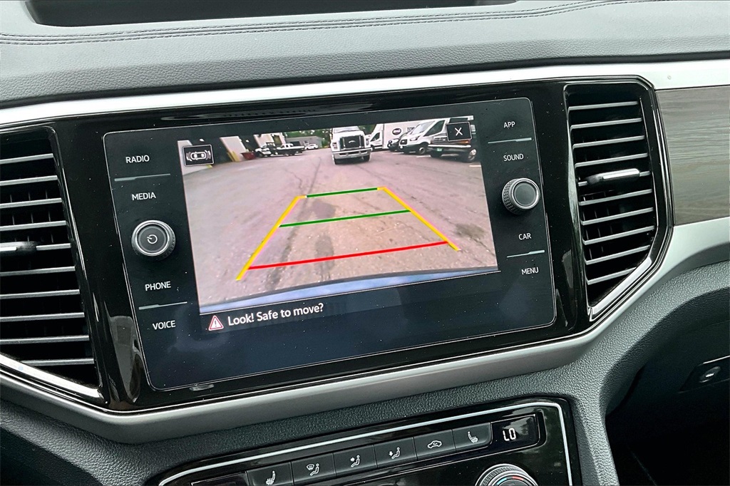 2022 Volkswagen Atlas 3.6L V6 SE w/Technology - Photo 26