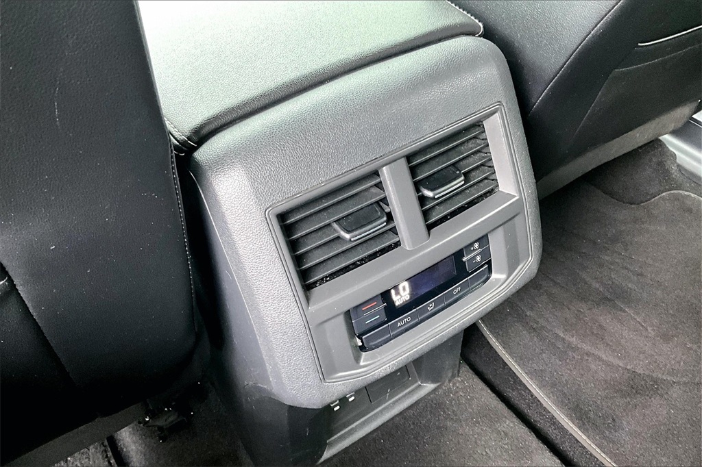2022 Volkswagen Atlas 3.6L V6 SE w/Technology - Photo 29