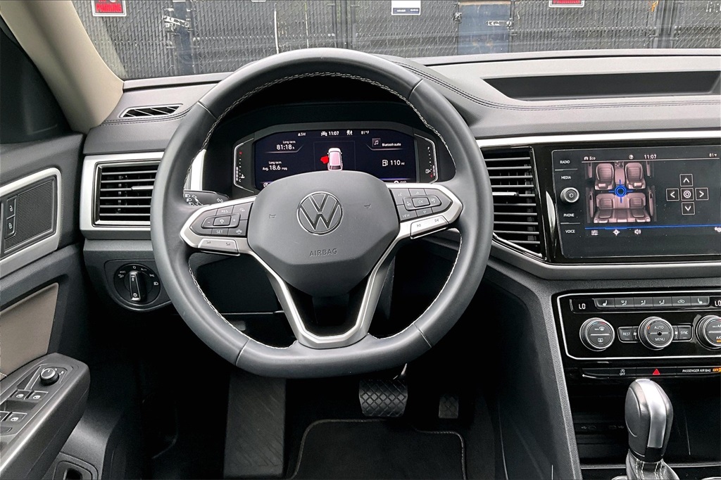 2022 Volkswagen Atlas 3.6L V6 SE w/Technology - Photo 5
