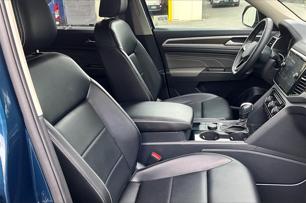 2022 Volkswagen Atlas 3.6L V6 SE w/Technology - Photo 7
