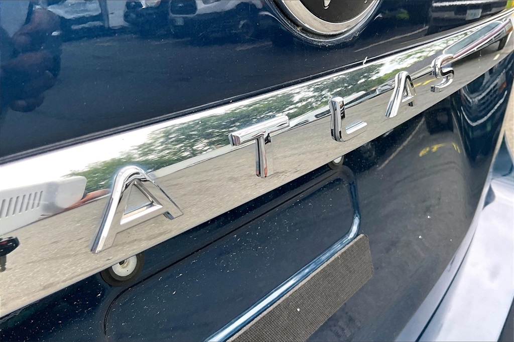 2022 Volkswagen Atlas 3.6L V6 SE w/Technology - Photo 8