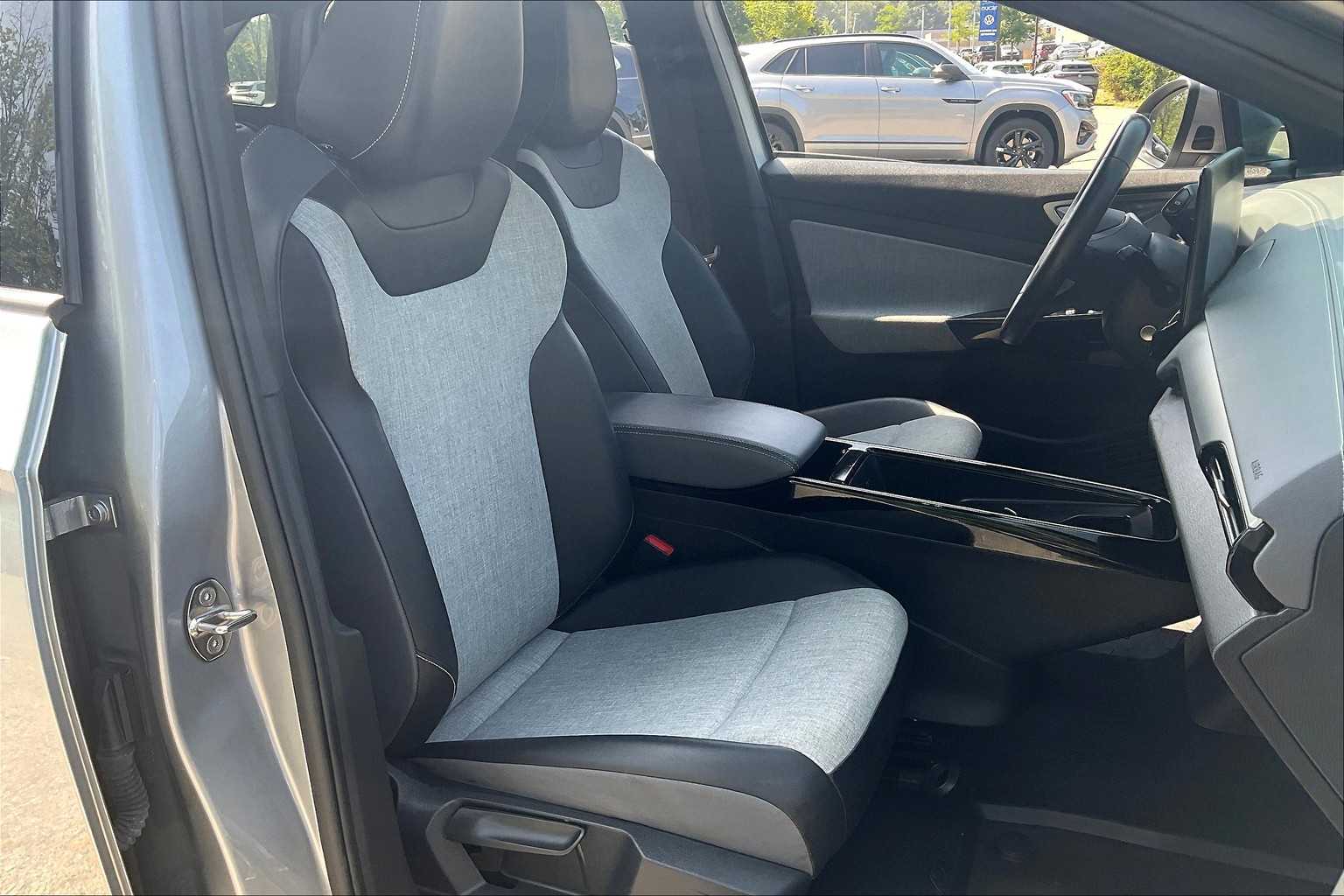 2023 Volkswagen ID.4 Pro - Photo 11
