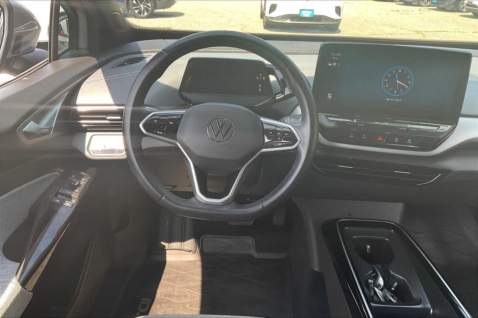 2023 Volkswagen ID.4 Pro - Photo 17