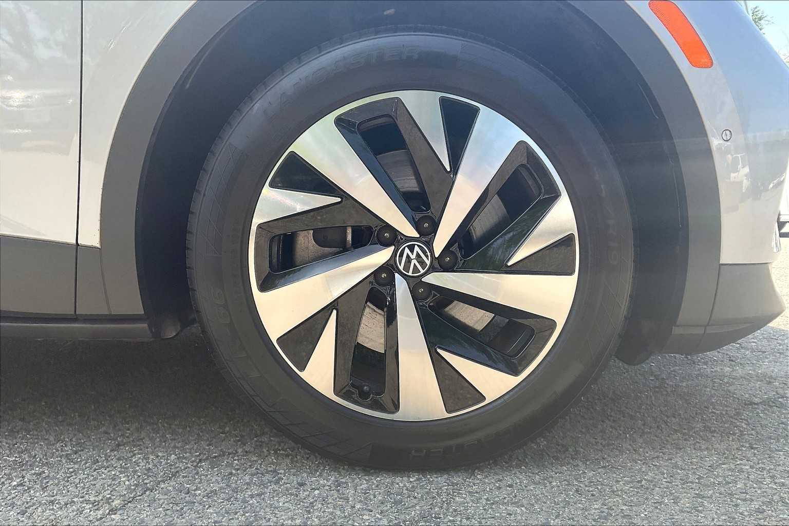 2023 Volkswagen ID.4 Pro - Photo 7