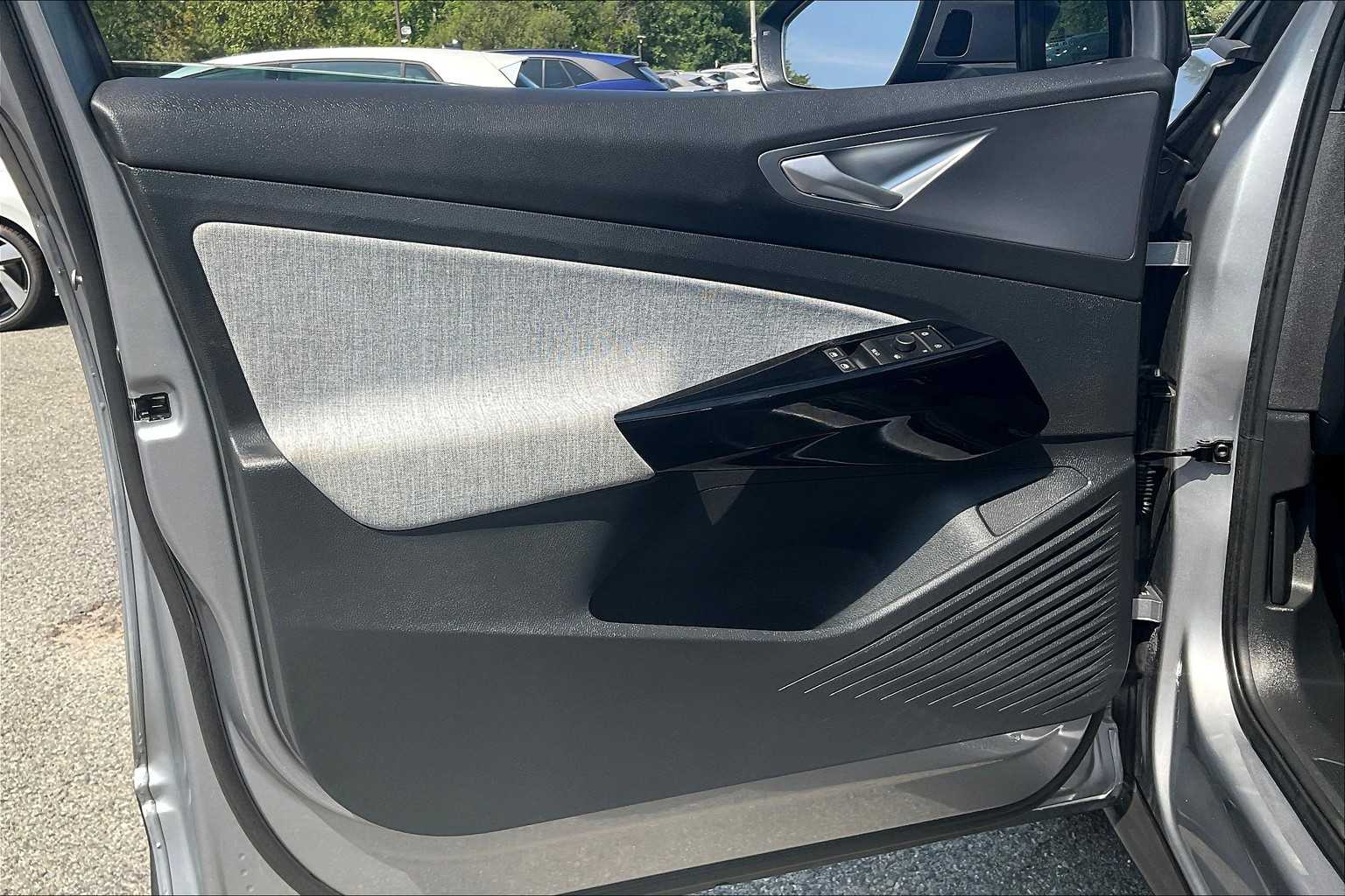 2023 Volkswagen ID.4 Pro - Photo 9
