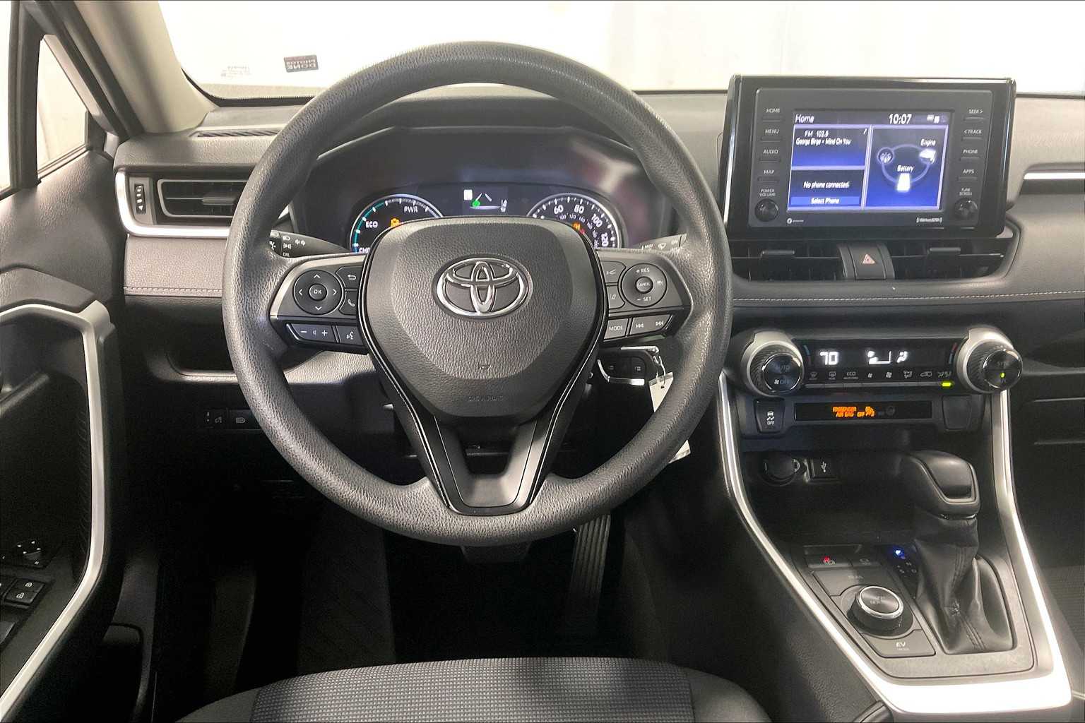 2022 Toyota RAV4 Hybrid LE - Photo 17