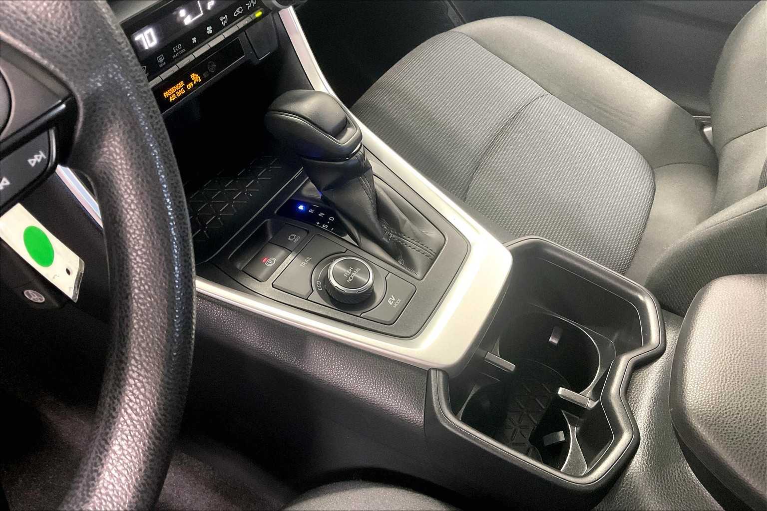 2022 Toyota RAV4 Hybrid LE - Photo 20