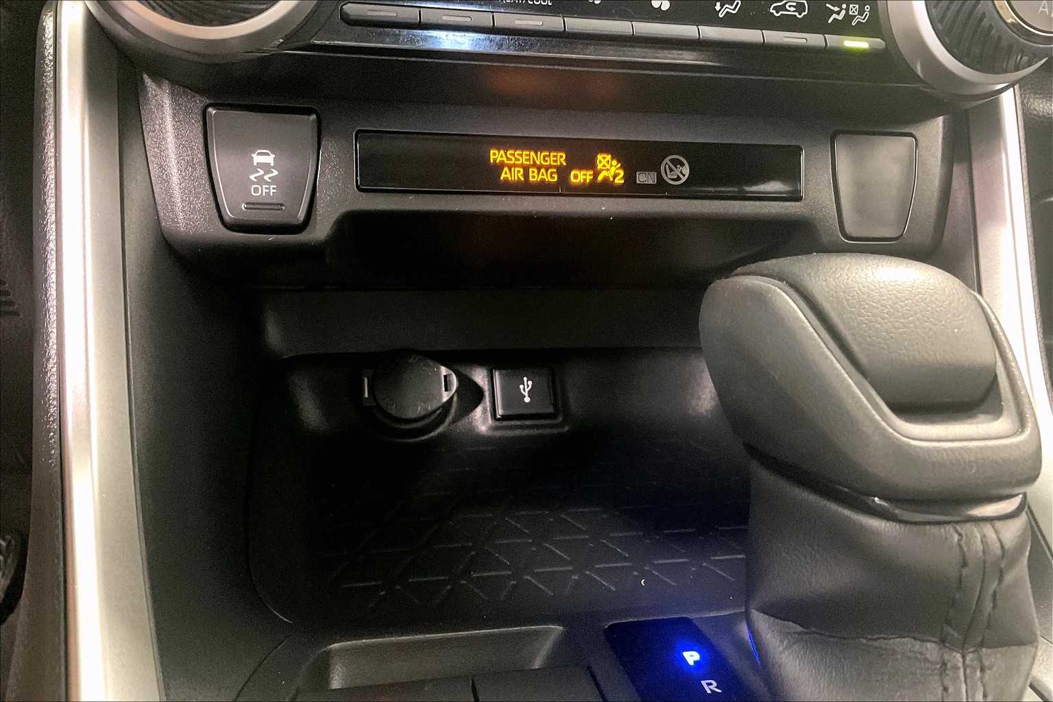 2022 Toyota RAV4 Hybrid LE - Photo 25