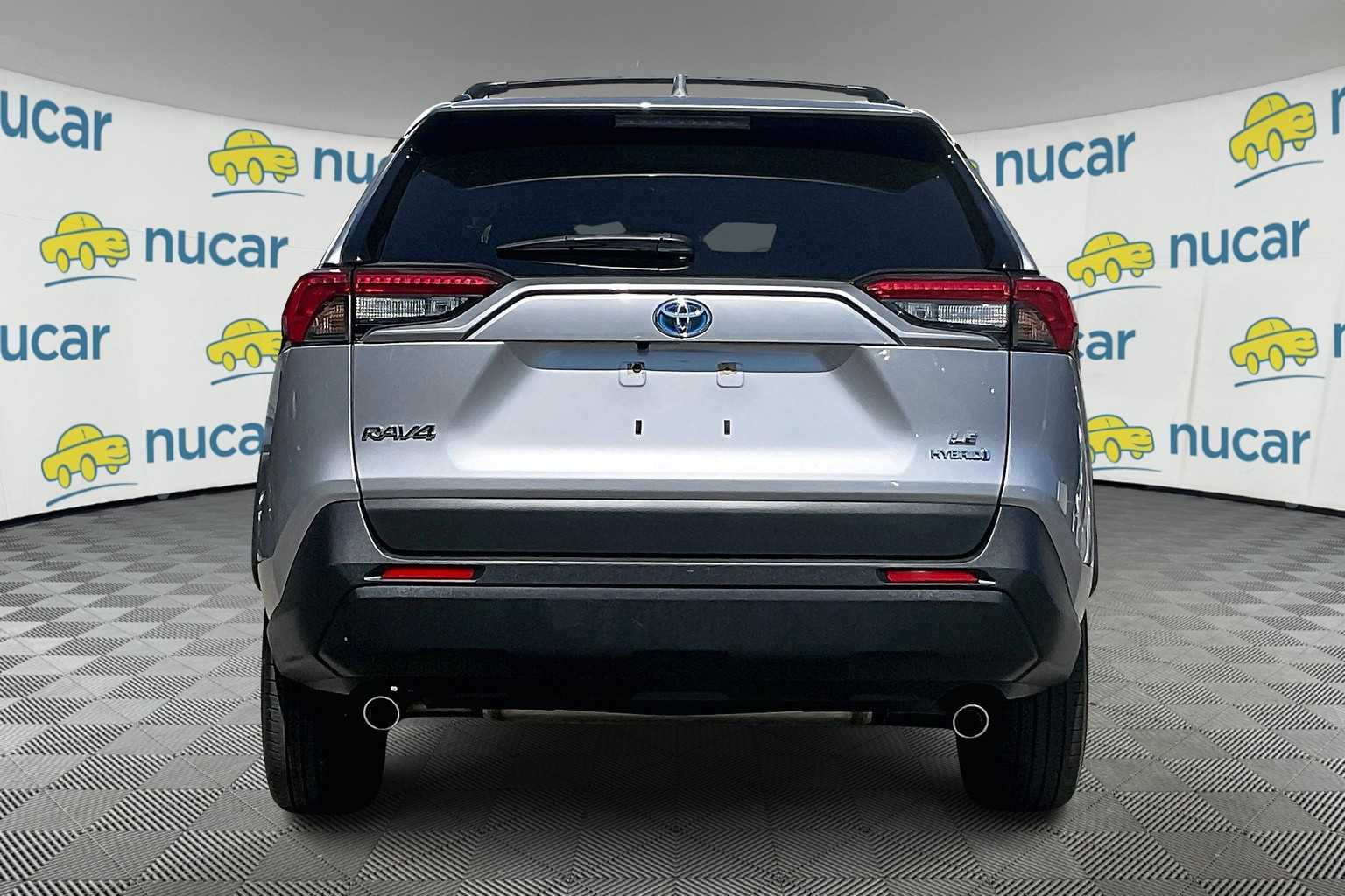 2022 Toyota RAV4 Hybrid LE - Photo 5