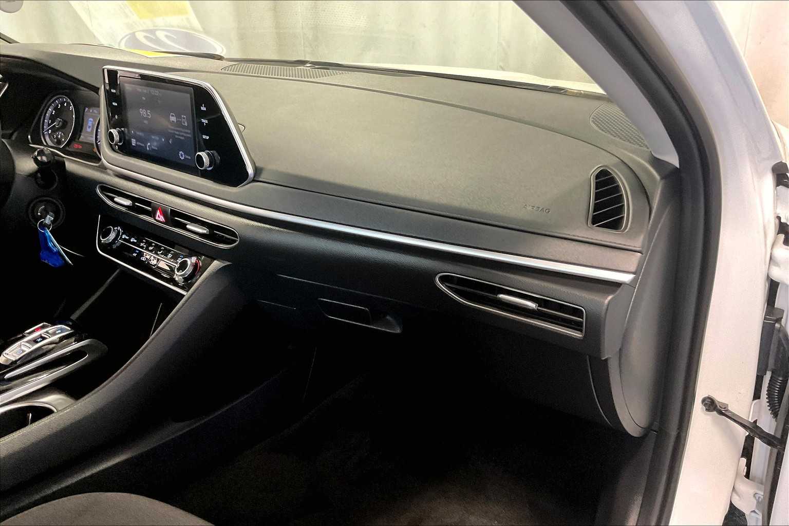 2022 Hyundai Sonata SE - Photo 13