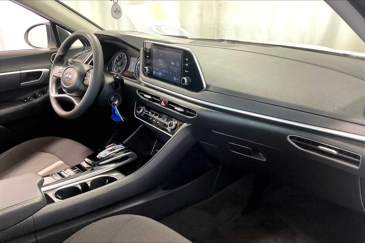 2022 Hyundai Sonata SE - Photo 14