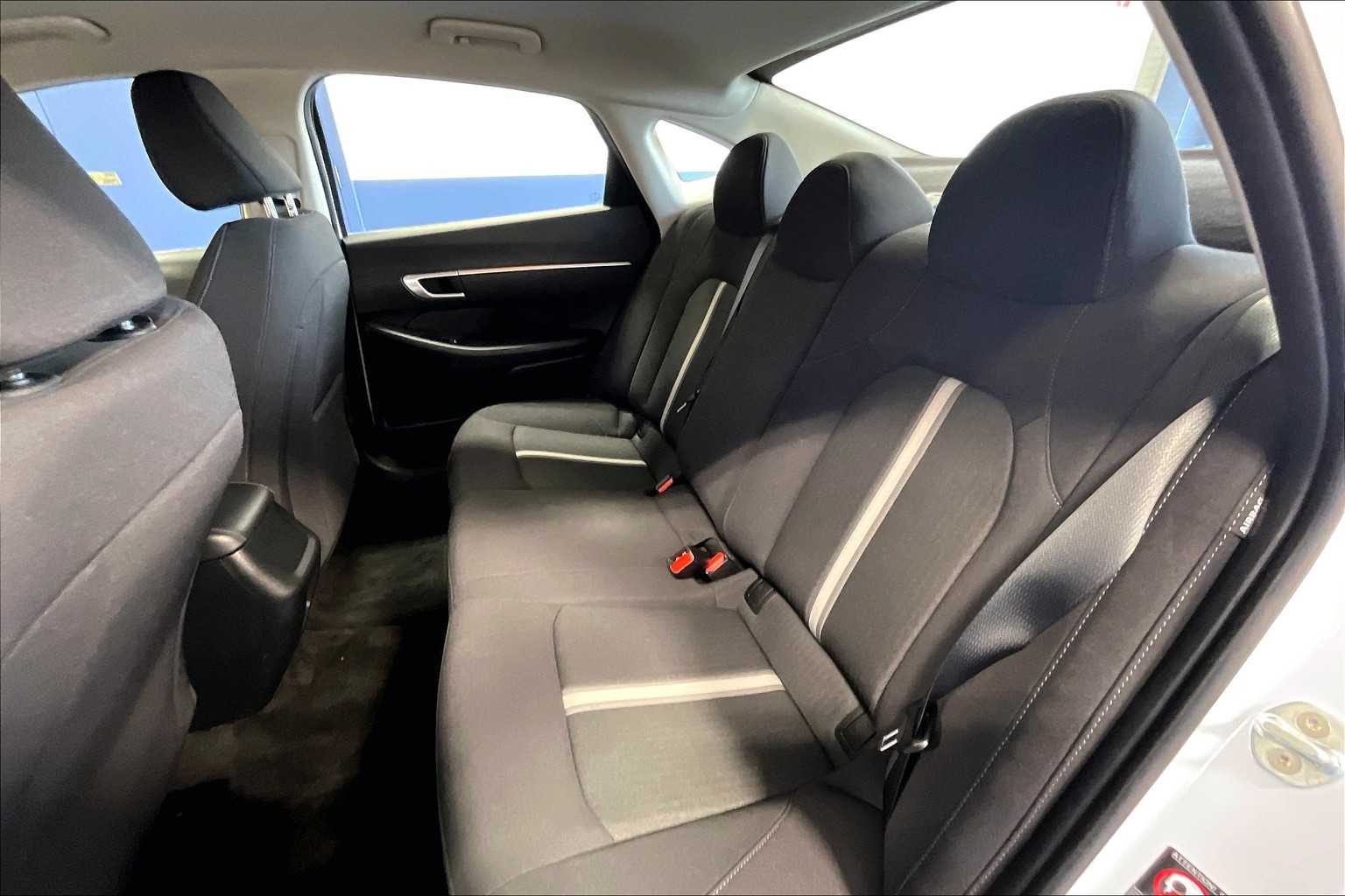 2022 Hyundai Sonata SE - Photo 15