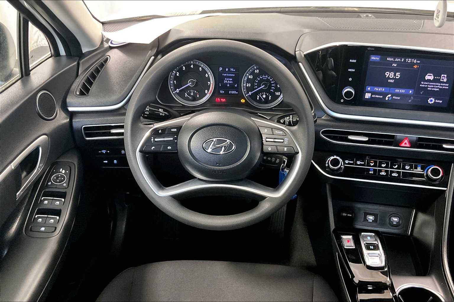 2022 Hyundai Sonata SE - Photo 17