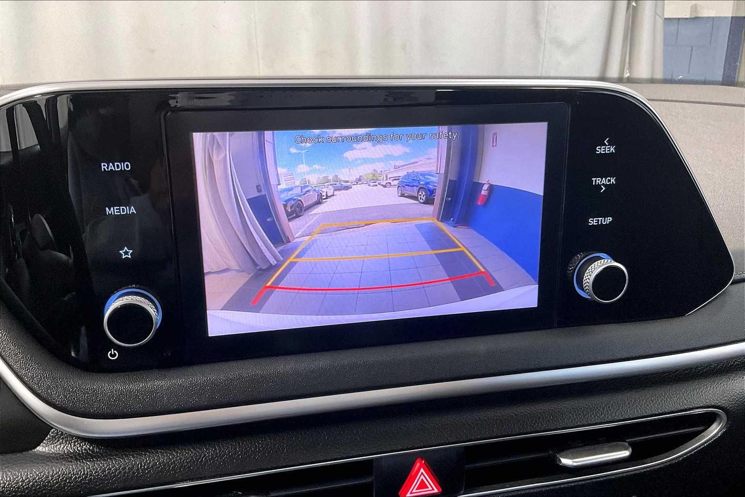 2022 Hyundai Sonata SE - Photo 19