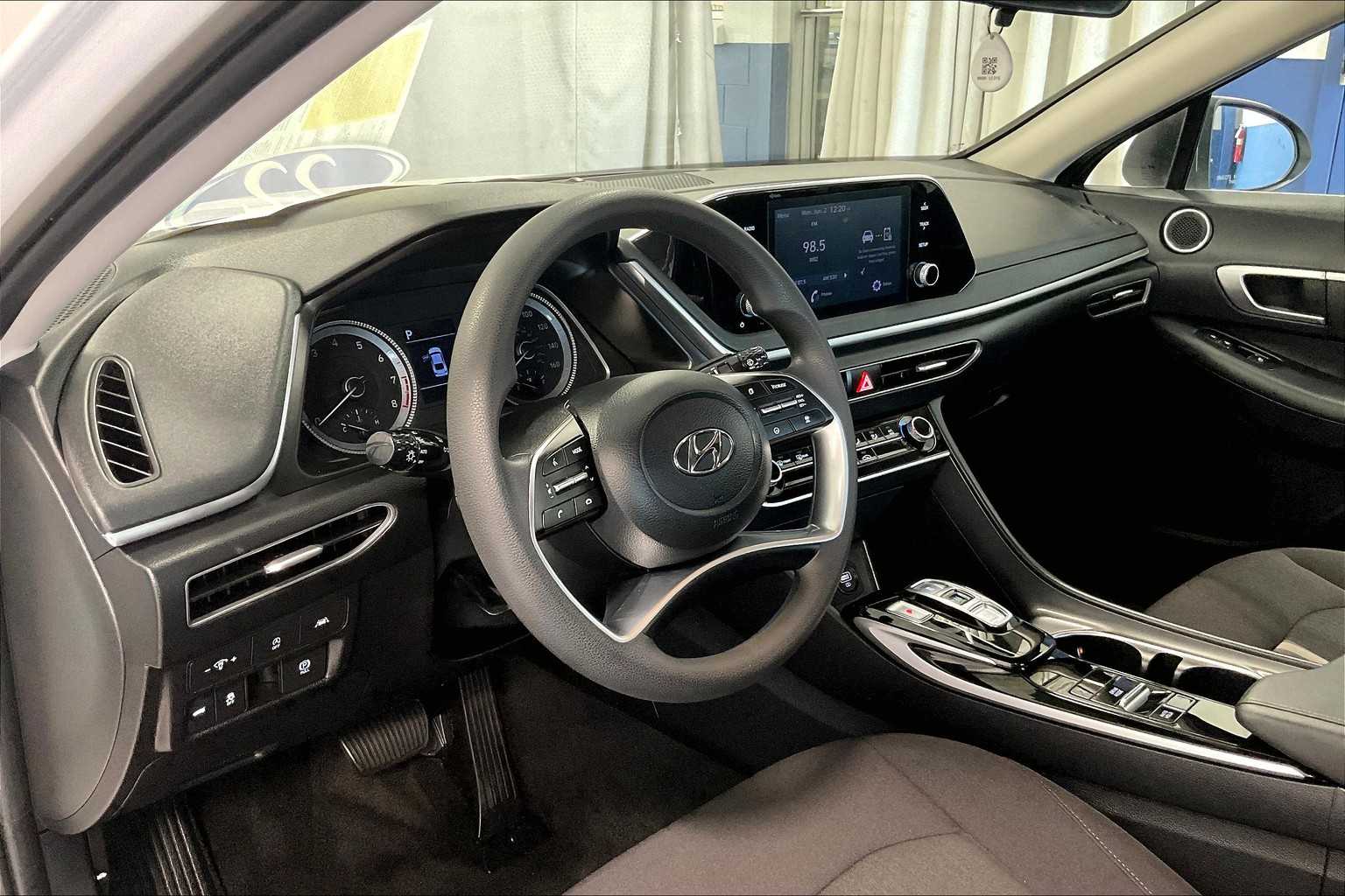 2022 Hyundai Sonata SE - Photo 8