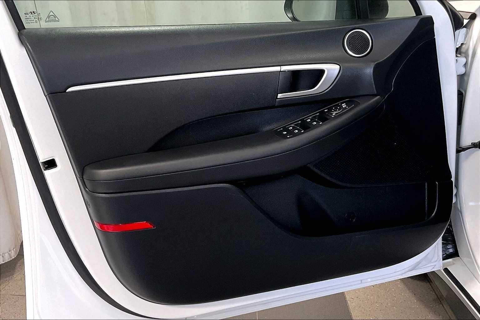 2022 Hyundai Sonata SE - Photo 9