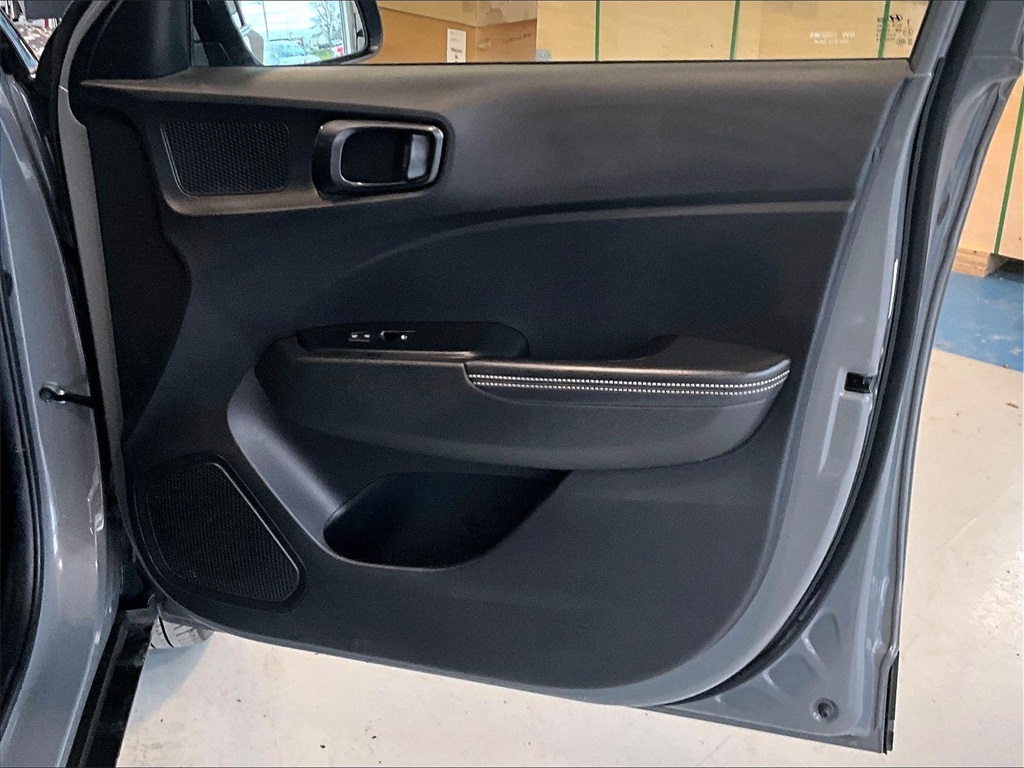 2022 Hyundai Venue Limited - Photo 12