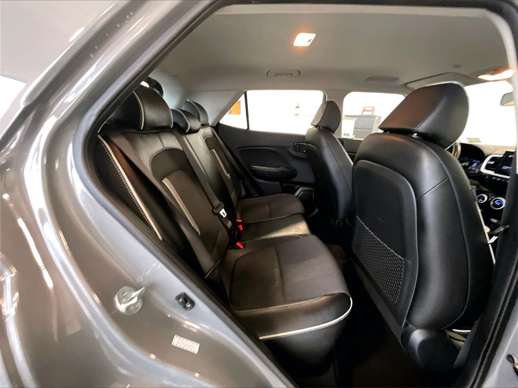 2022 Hyundai Venue Limited - Photo 16