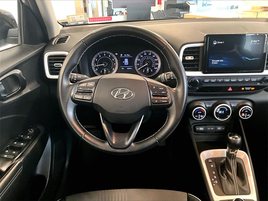 2022 Hyundai Venue Limited - Photo 17