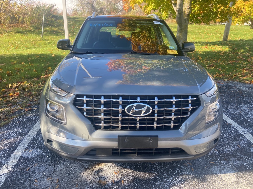 2022 Hyundai Venue Limited - Photo 2
