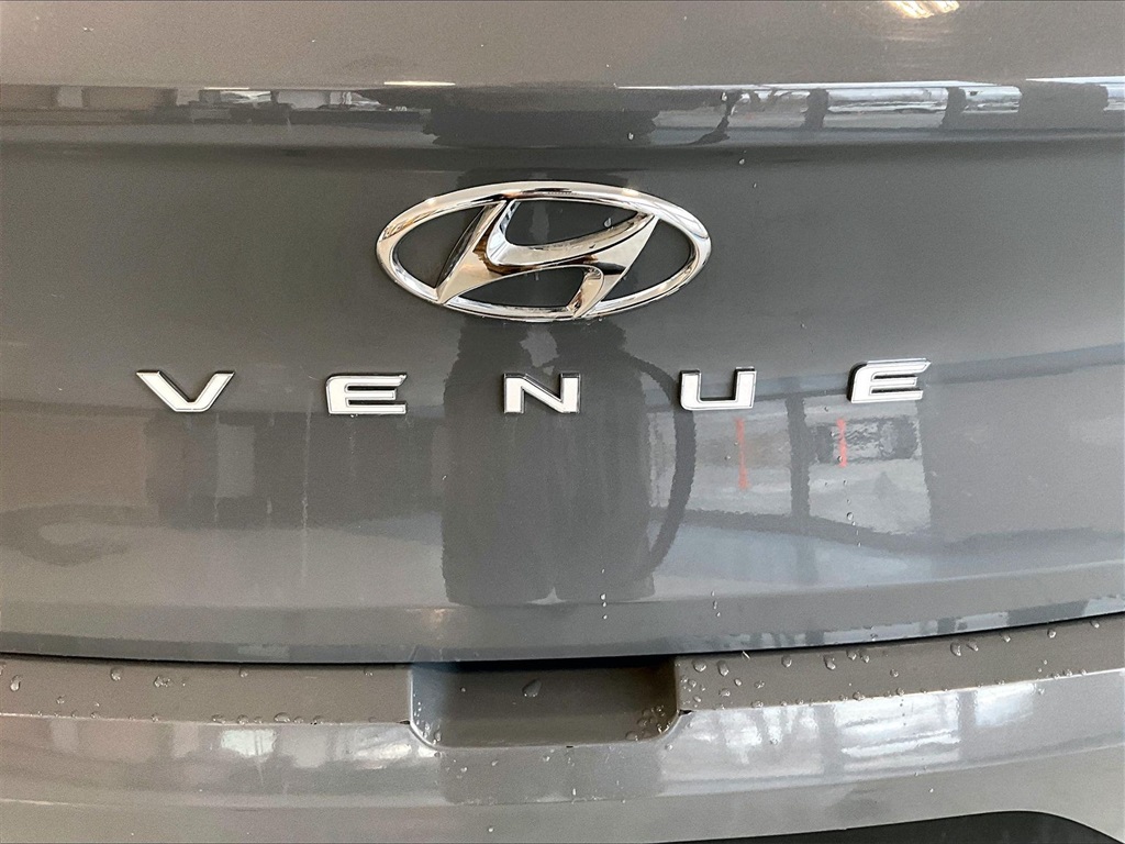 2022 Hyundai Venue Limited - Photo 27