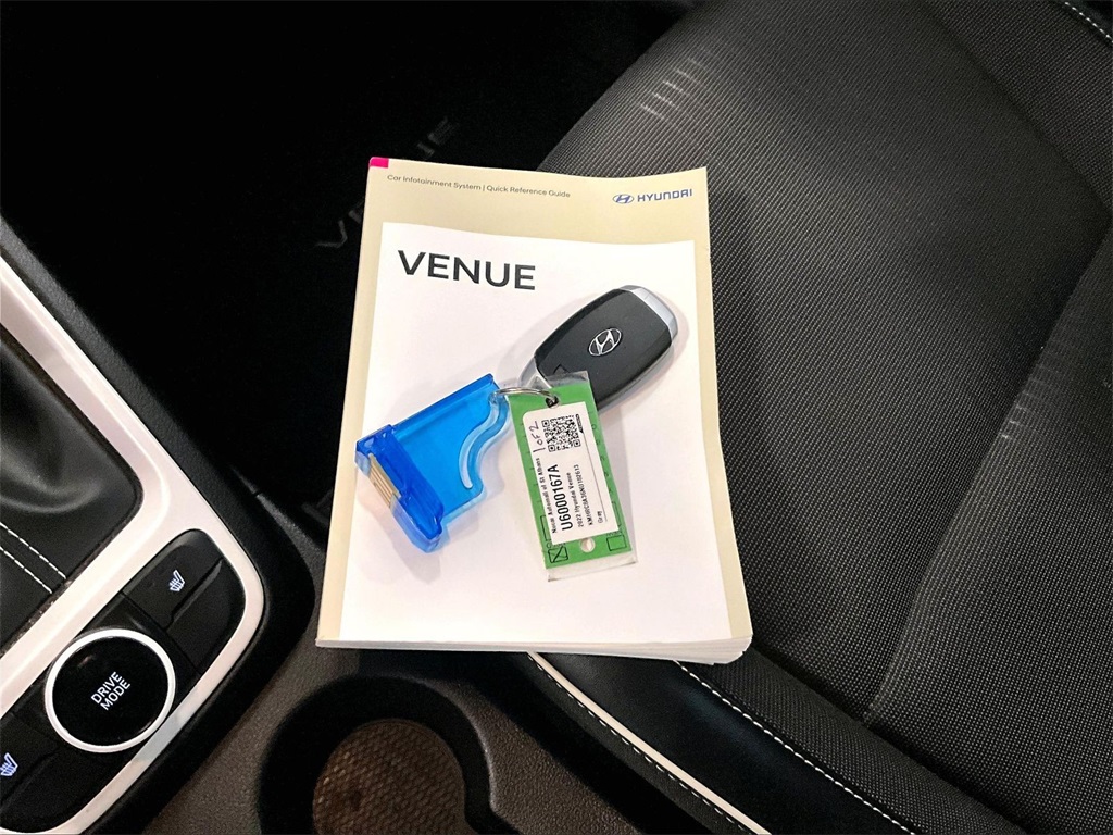 2022 Hyundai Venue Limited - Photo 29