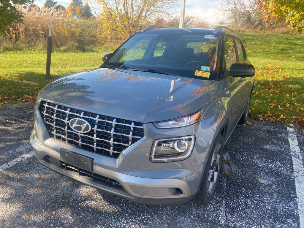 2022 Hyundai Venue Limited - Photo 3