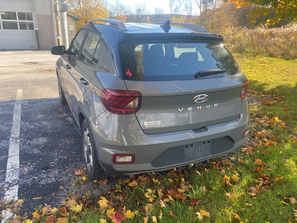 2022 Hyundai Venue Limited - Photo 4