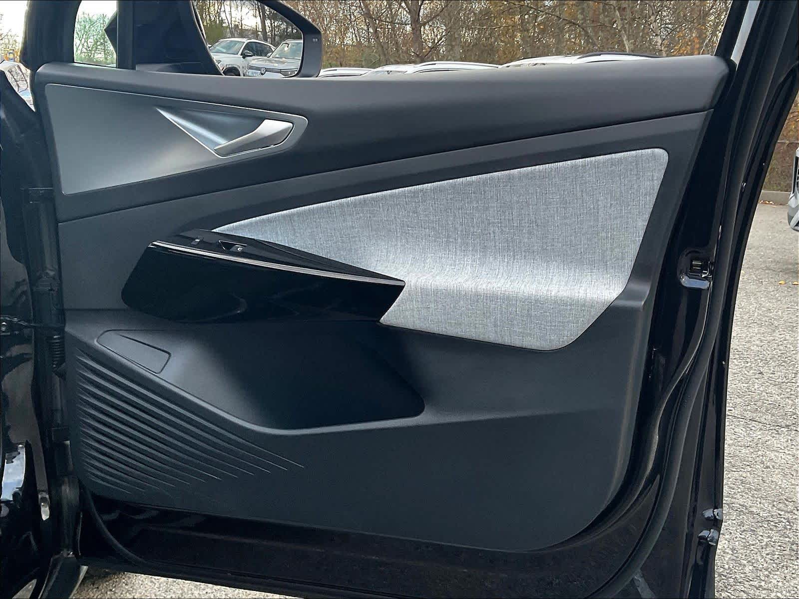 2023 Volkswagen ID.4 Pro - Photo 12