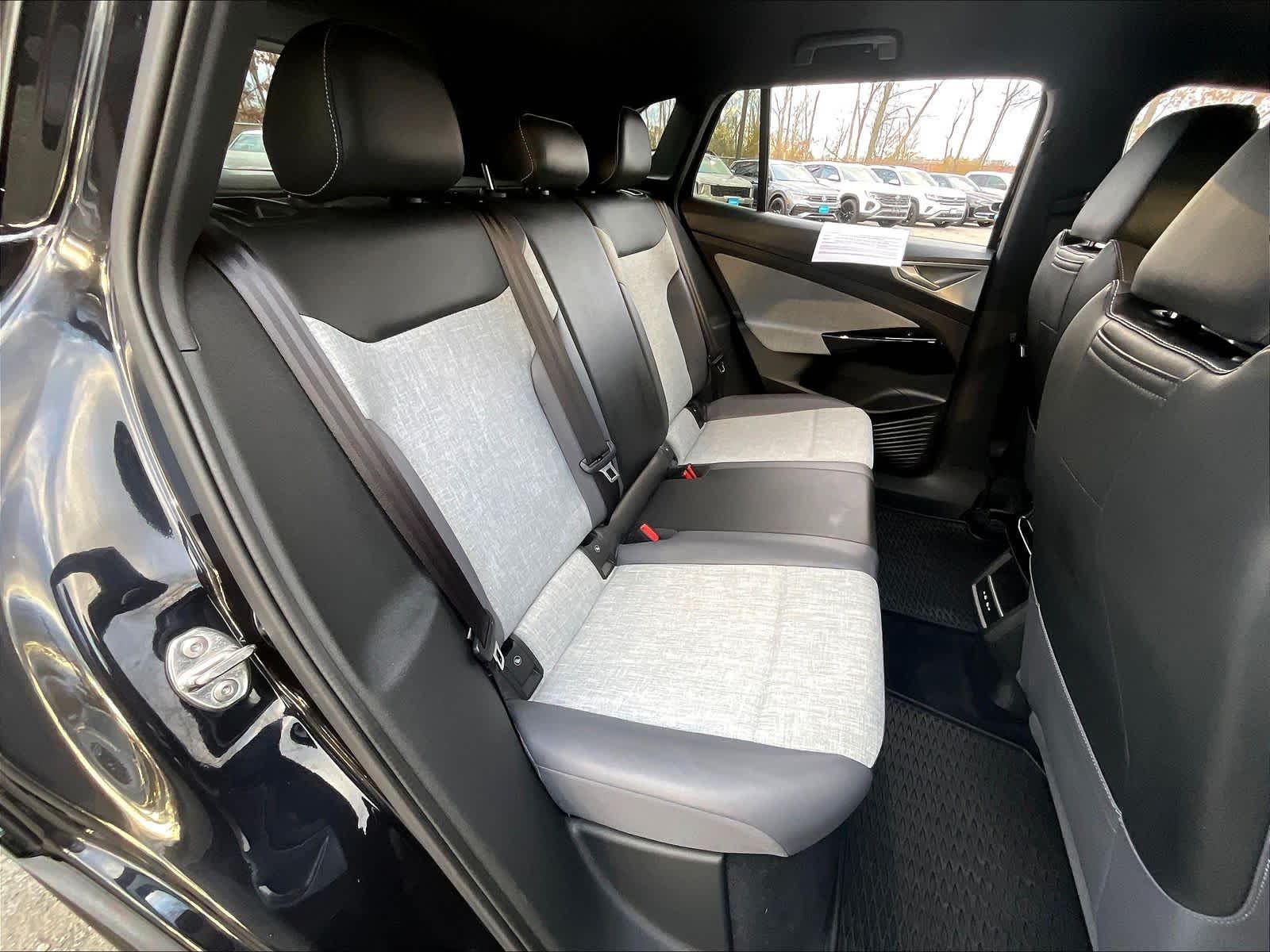 2023 Volkswagen ID.4 Pro - Photo 16