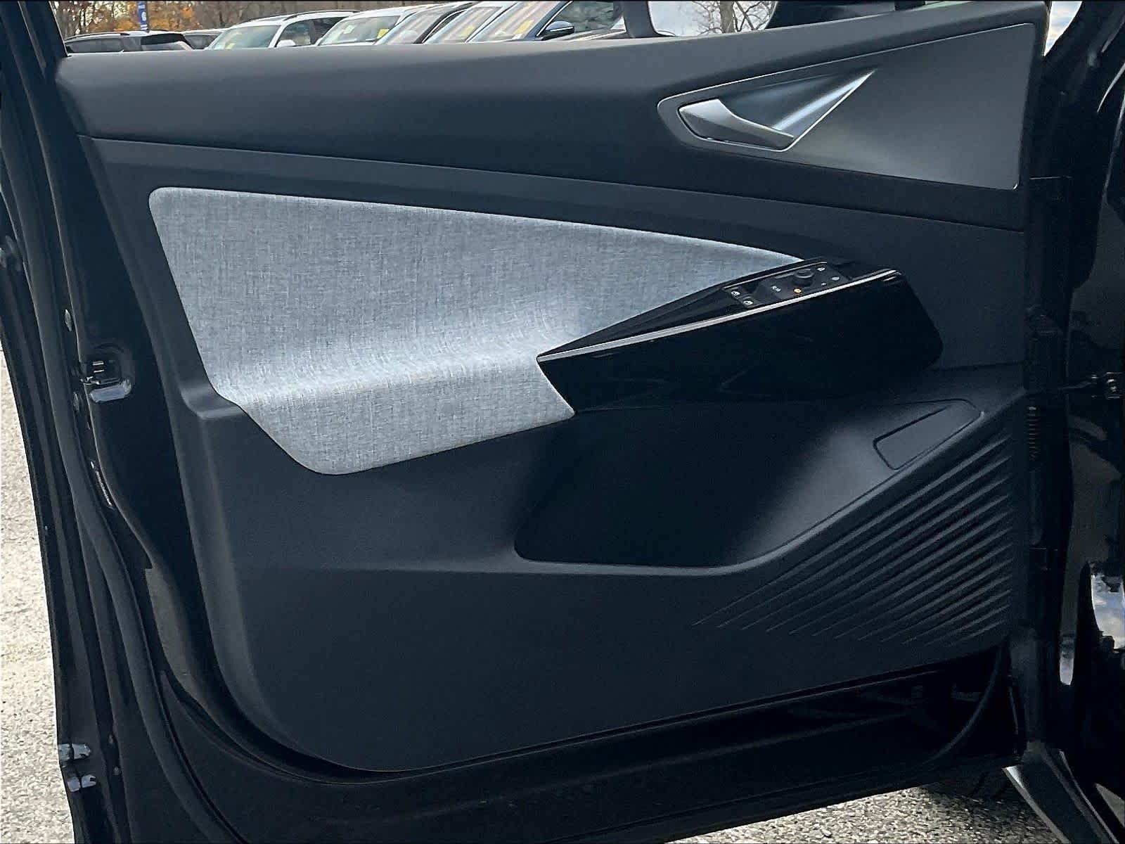 2023 Volkswagen ID.4 Pro - Photo 9