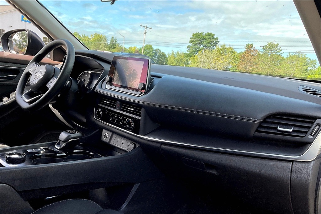 2023 Nissan Rogue S - Photo 13