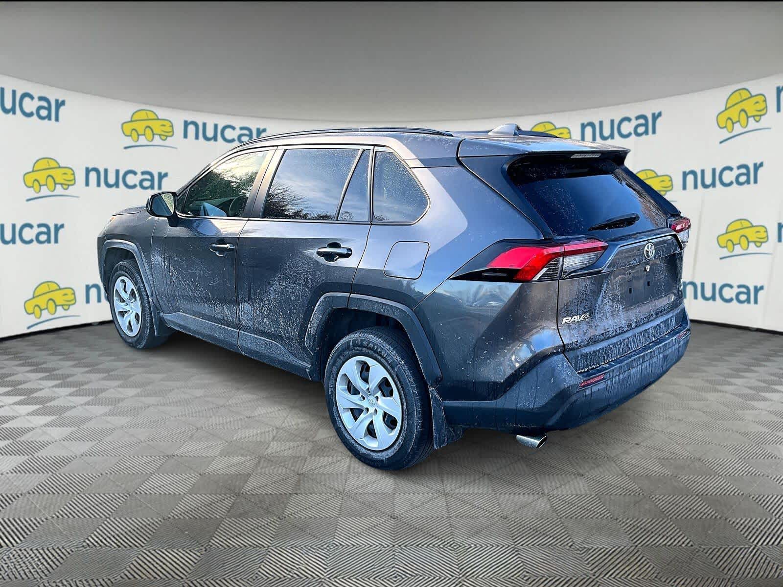 2019 Toyota RAV4 LE - Photo 3