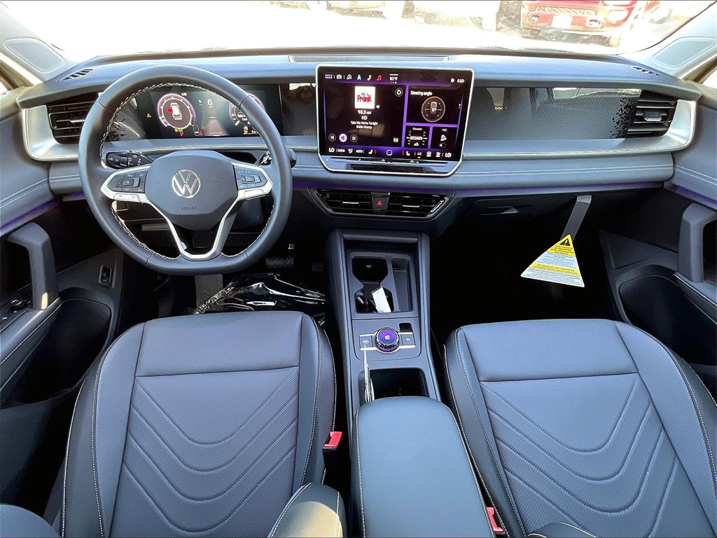 2025 Volkswagen Tiguan 2.0T SE - Photo 12
