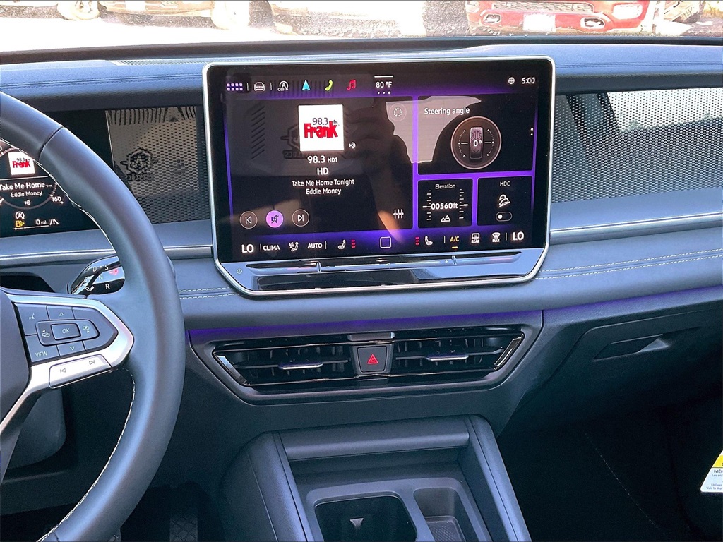 2025 Volkswagen Tiguan 2.0T SE - Photo 13