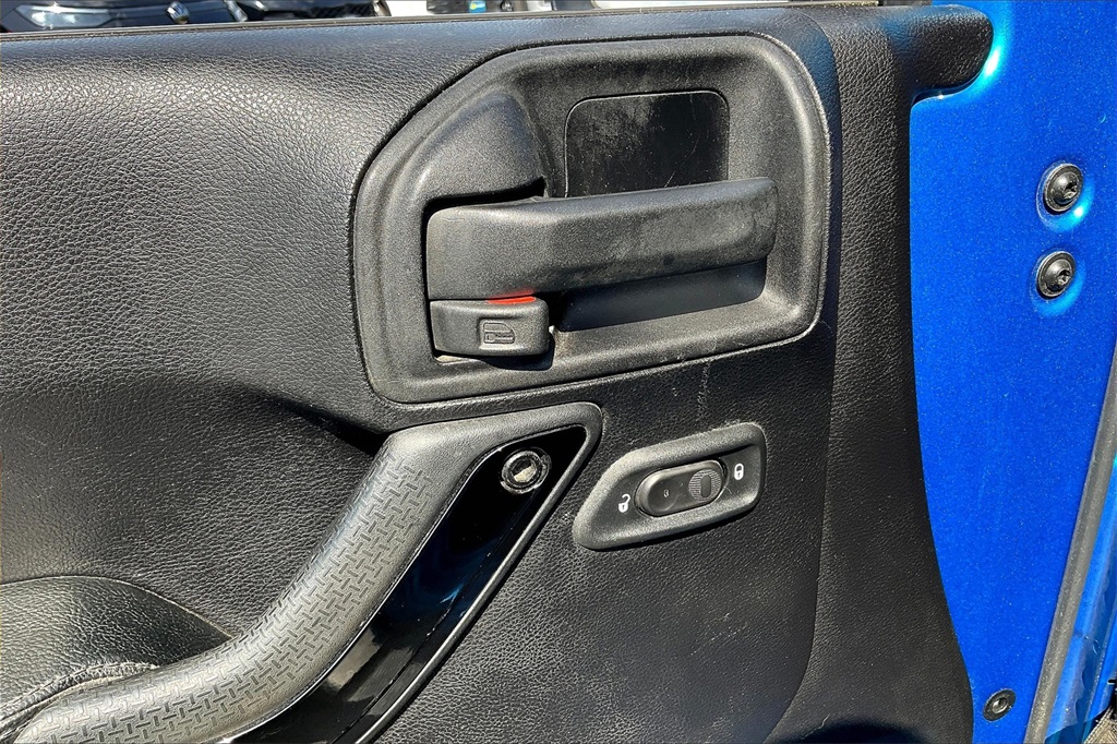 2014 Jeep Wrangler Unlimited Altitude - Photo 33