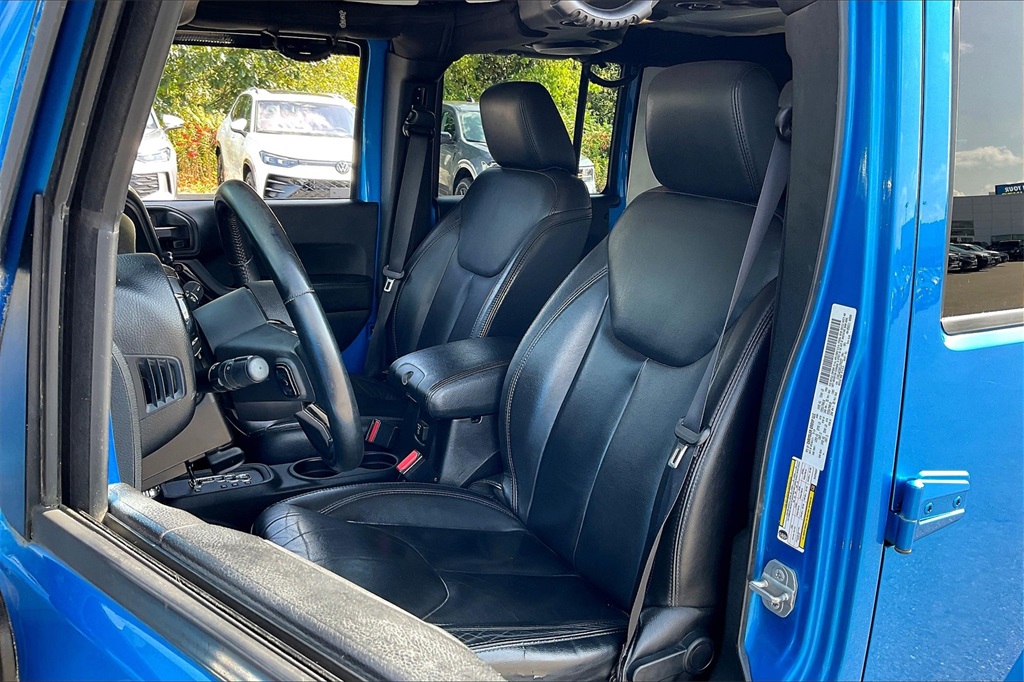 2014 Jeep Wrangler Unlimited Altitude - Photo 9