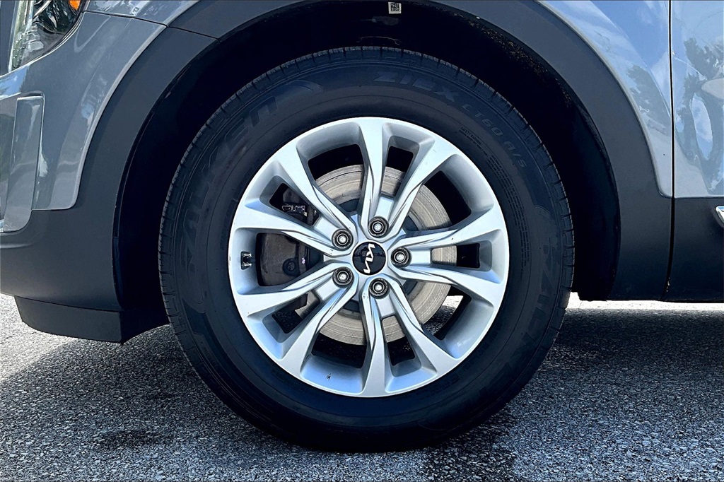 2022 Kia Telluride LX - Photo 7