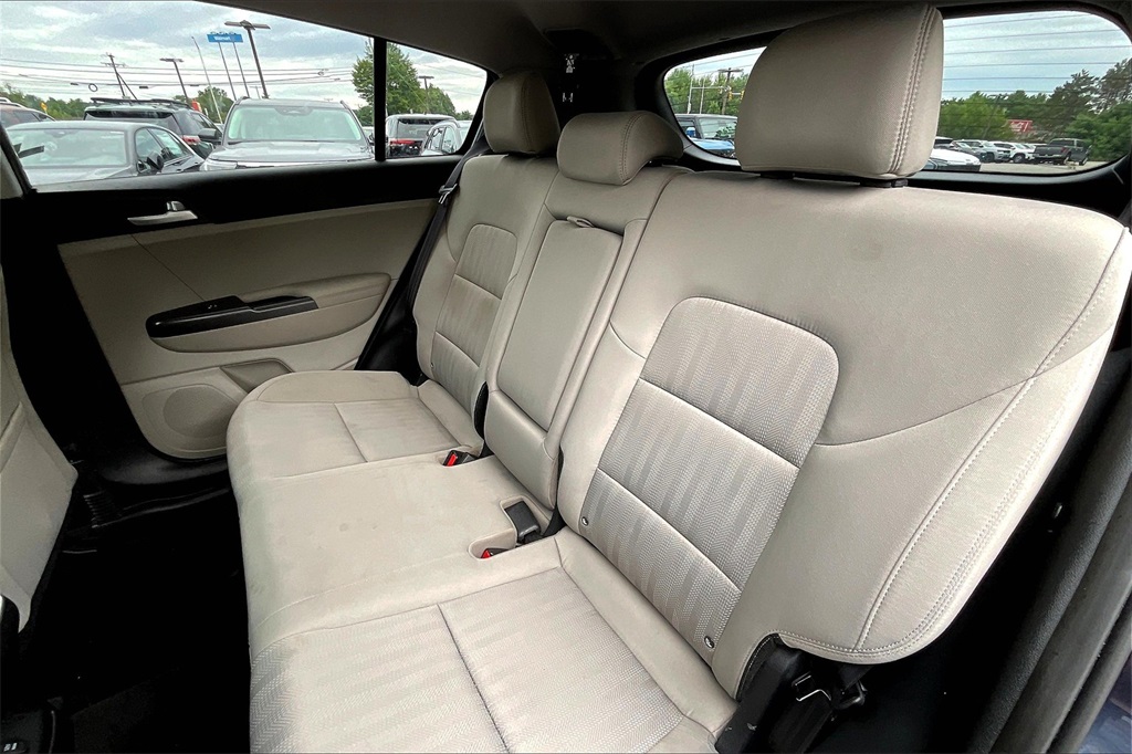 2022 Kia Sportage LX - Photo 14