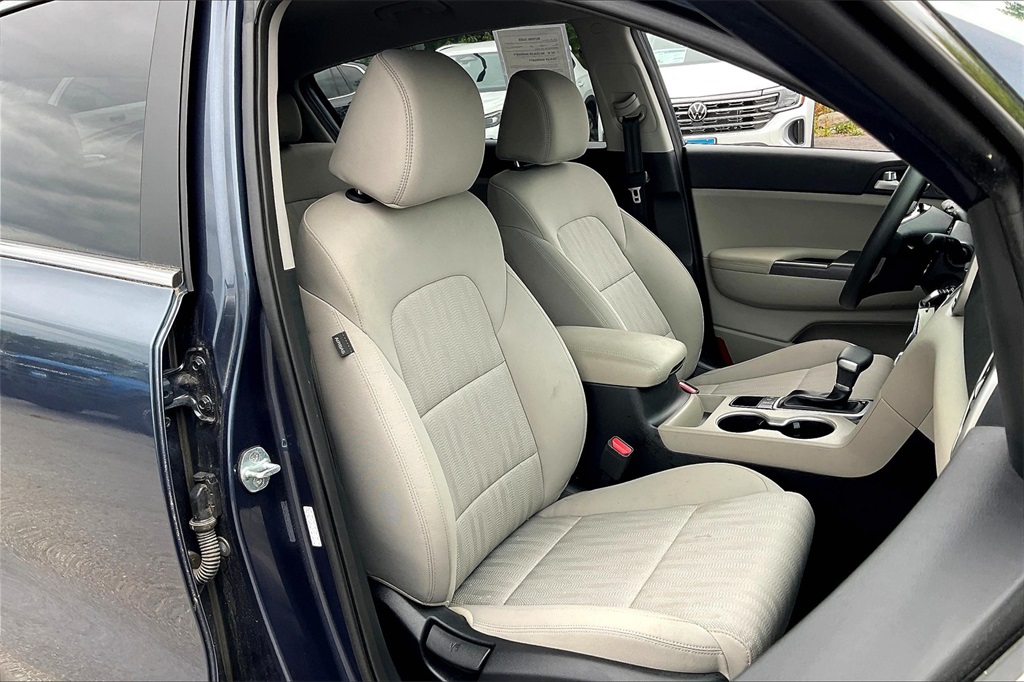 2022 Kia Sportage LX - Photo 10