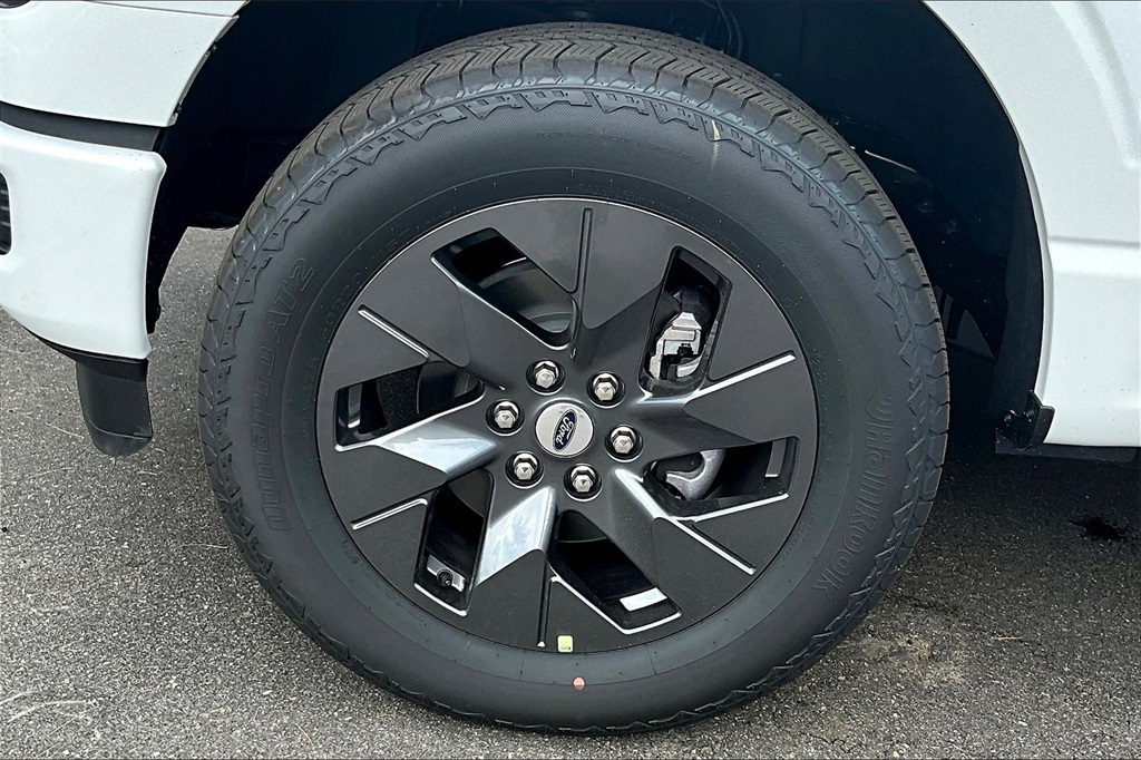 2025 Ford F-150 STX - Photo 12