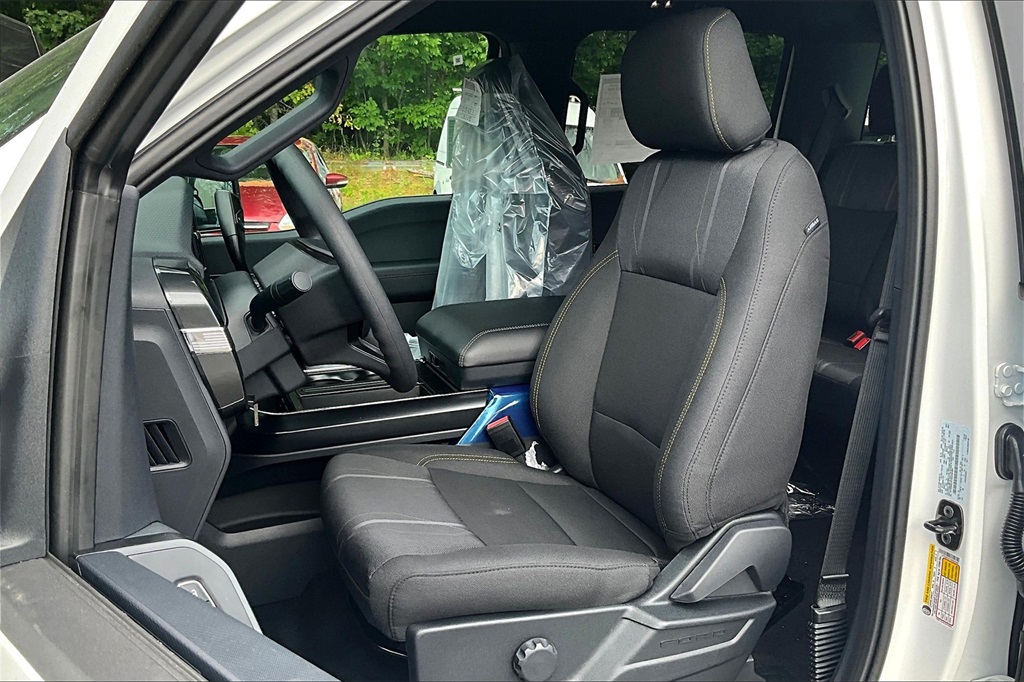 2025 Ford F-150 STX - Photo 10