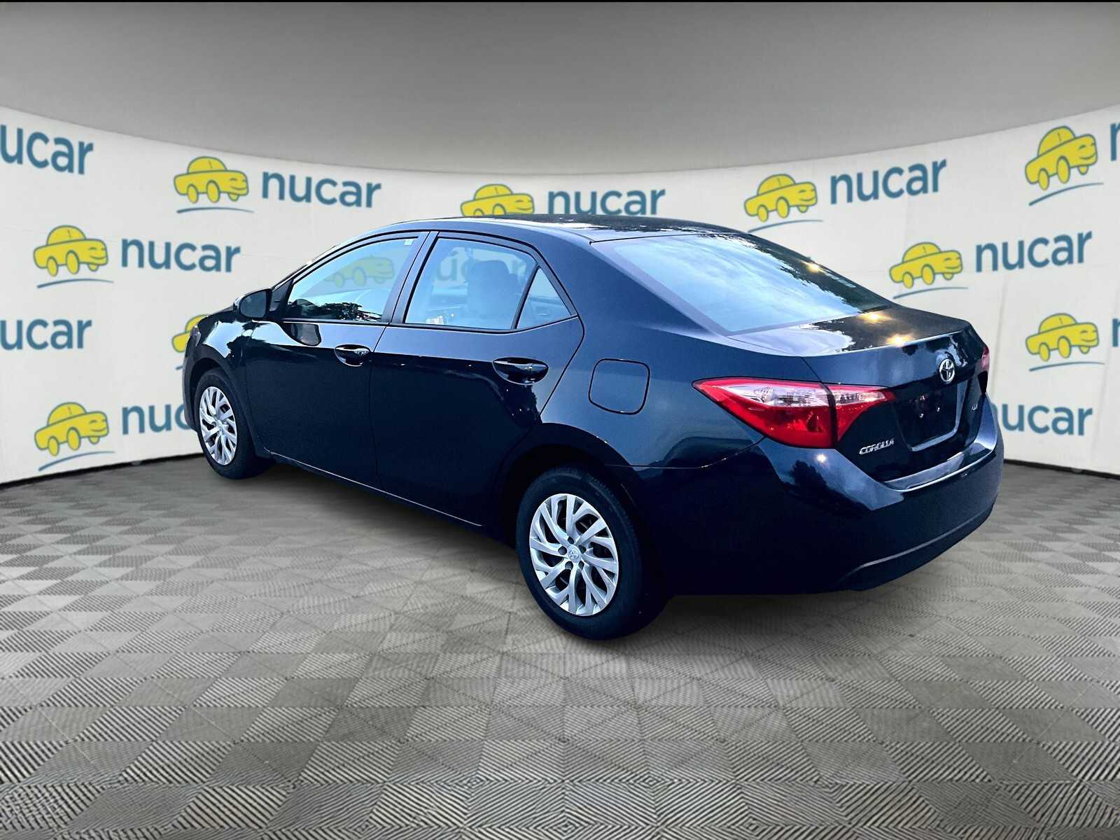 2017 Toyota Corolla LE - Photo 3
